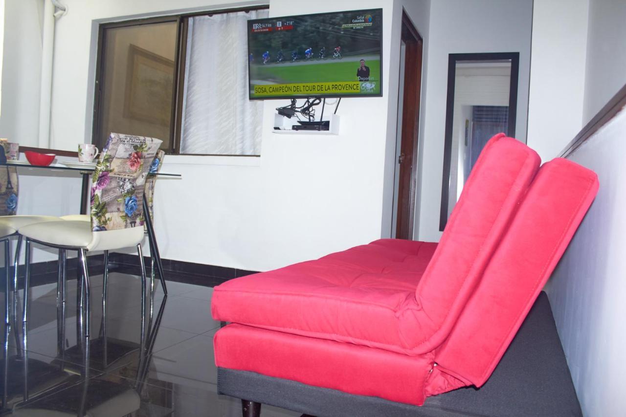 Cozy Apartment Excellent Location, Air Conditioning Cali Bagian luar foto