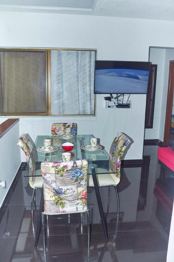 Cozy Apartment Excellent Location, Air Conditioning Cali Bagian luar foto