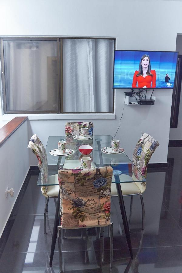 Cozy Apartment Excellent Location, Air Conditioning Cali Bagian luar foto