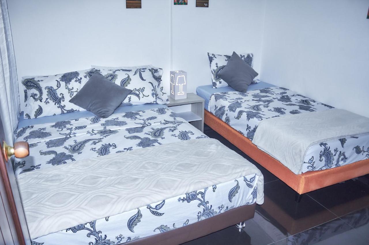 Cozy Apartment Excellent Location, Air Conditioning Cali Bagian luar foto