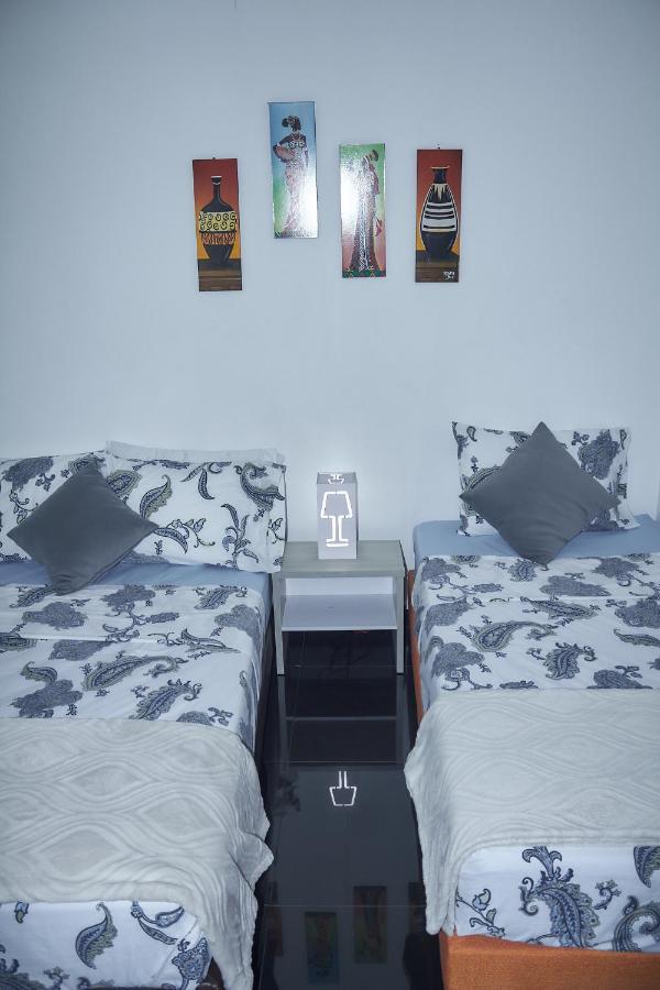 Cozy Apartment Excellent Location, Air Conditioning Cali Bagian luar foto