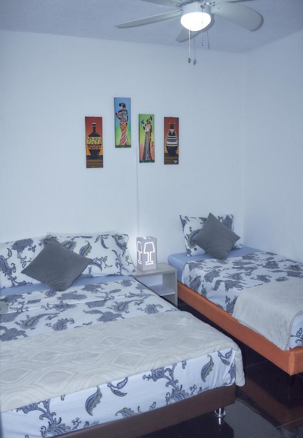 Cozy Apartment Excellent Location, Air Conditioning Cali Bagian luar foto