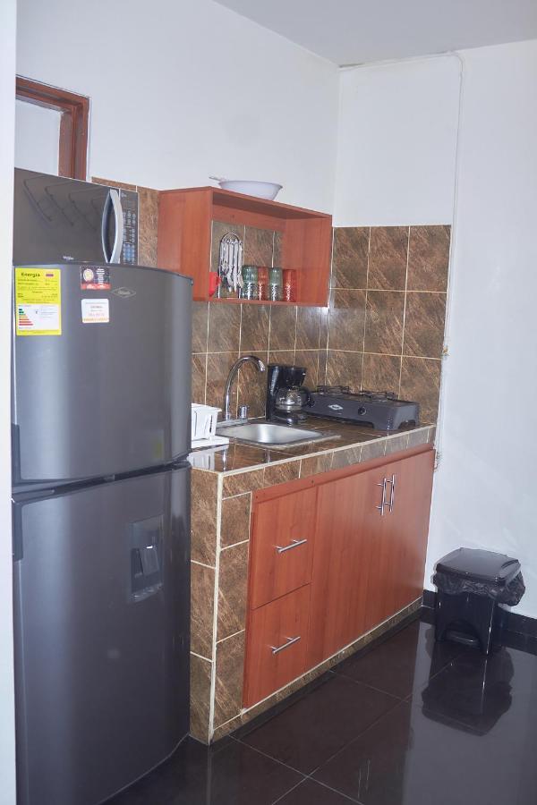 Cozy Apartment Excellent Location, Air Conditioning Cali Bagian luar foto