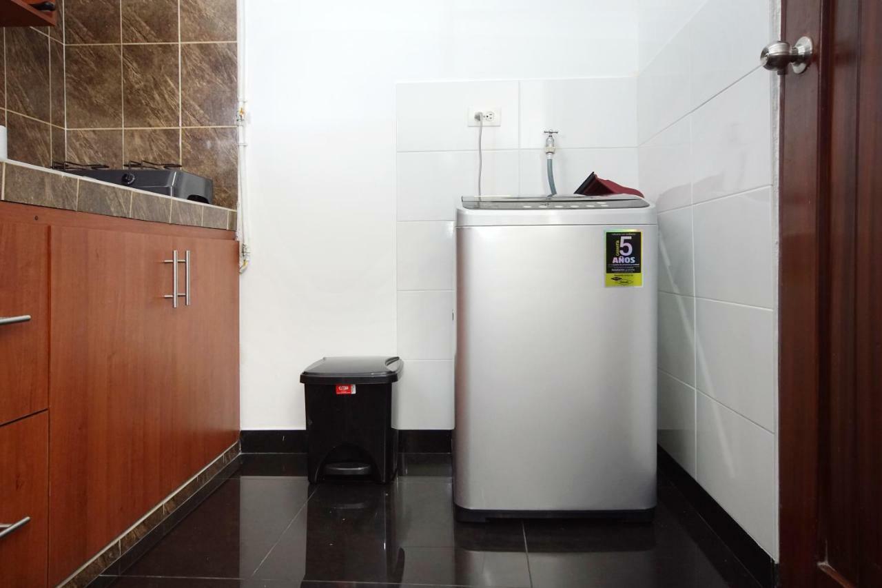 Cozy Apartment Excellent Location, Air Conditioning Cali Bagian luar foto