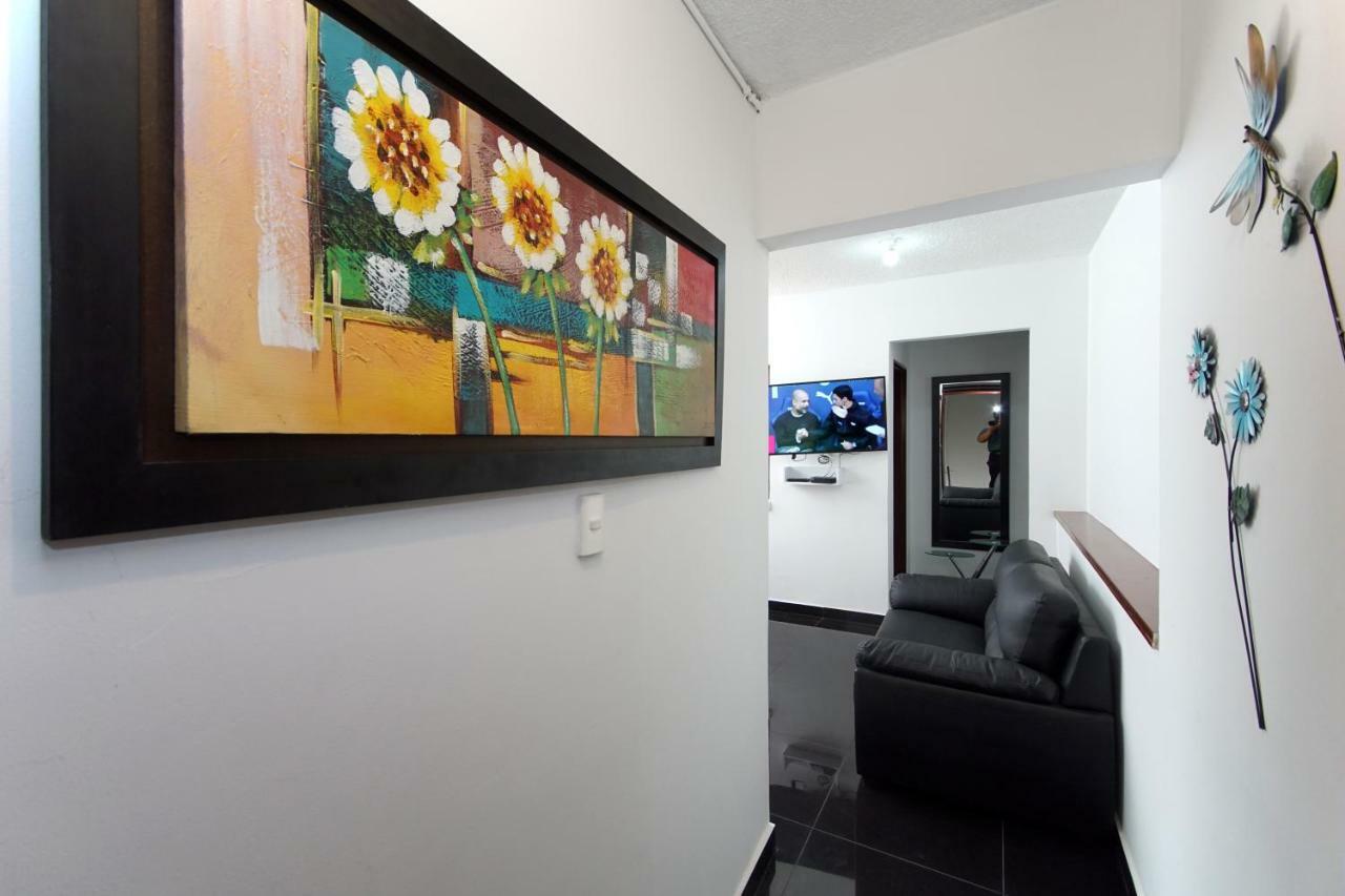 Cozy Apartment Excellent Location, Air Conditioning Cali Bagian luar foto