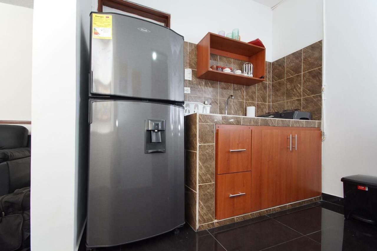Cozy Apartment Excellent Location, Air Conditioning Cali Bagian luar foto