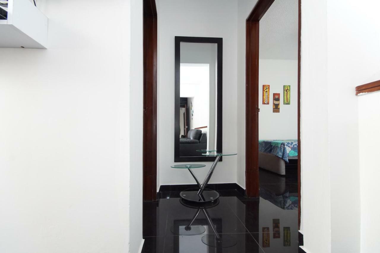 Cozy Apartment Excellent Location, Air Conditioning Cali Bagian luar foto